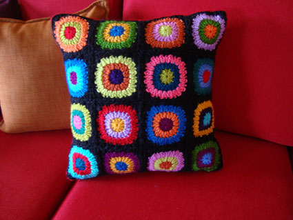 Circle of joy cushion: DONE!